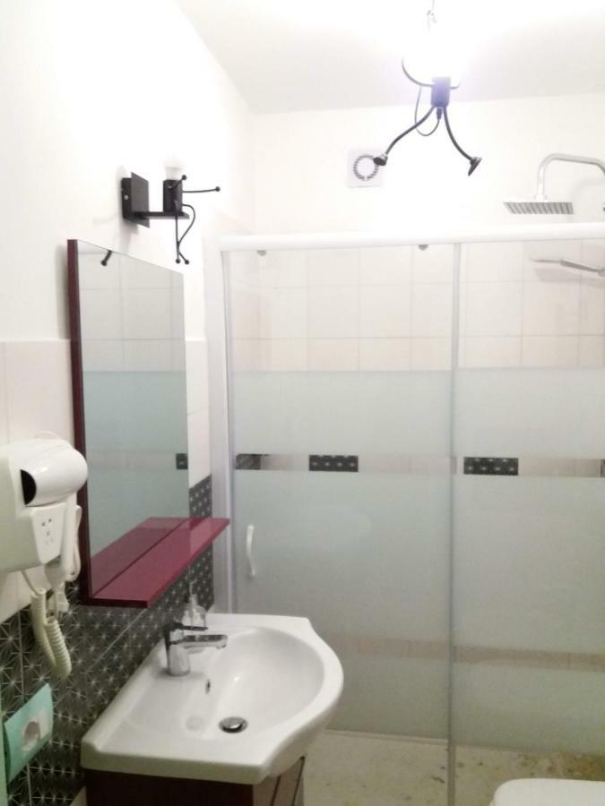 Oltrepisa Hotel Kültér fotó